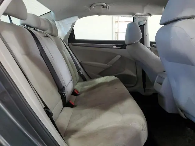 2016 VOLKSWAGEN PASSAT S  