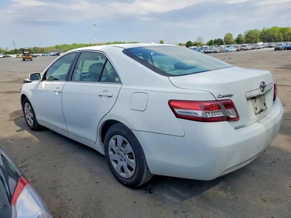 2011 TOYOTA CAMRY LE  