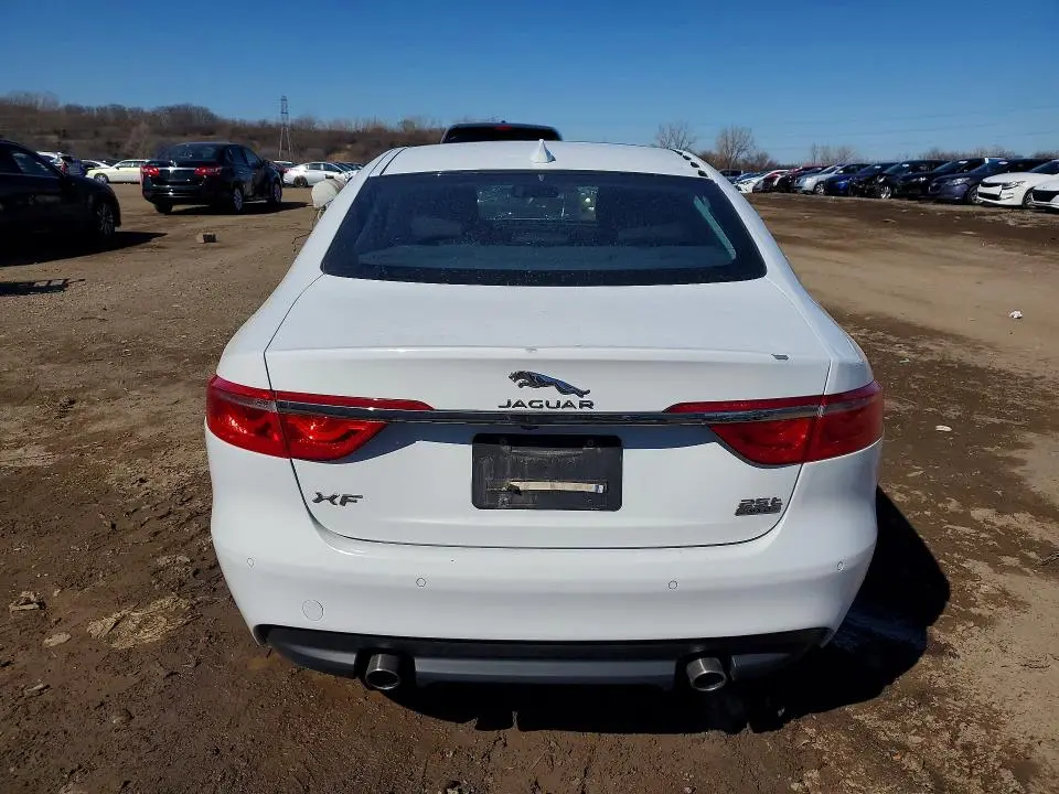 2018 JAGUAR XF PREMIUM  