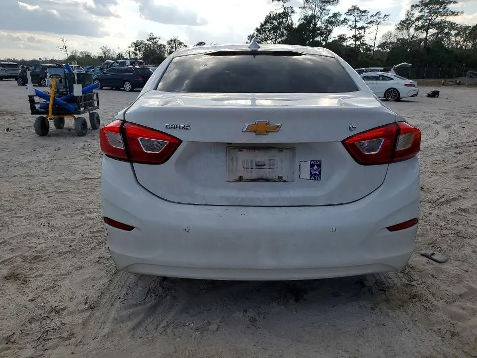 2018 CHEVROLET CRUZE LT  