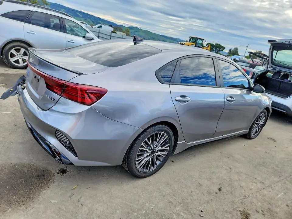 2023 KIA FORTE GT LINE  