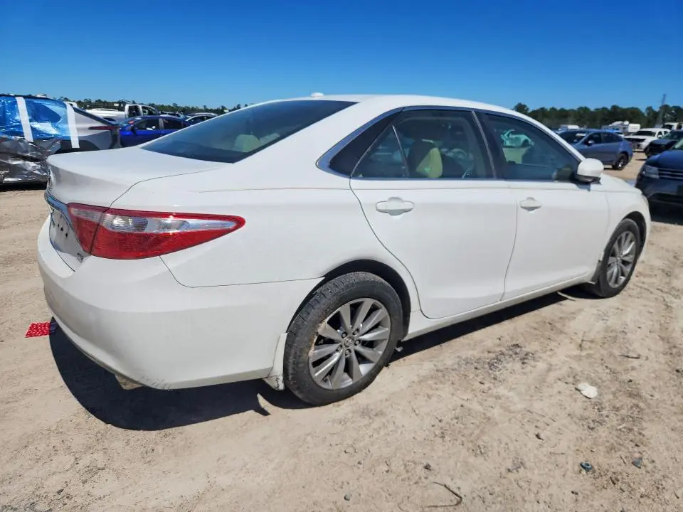 2016 TOYOTA CAMRY XLE  