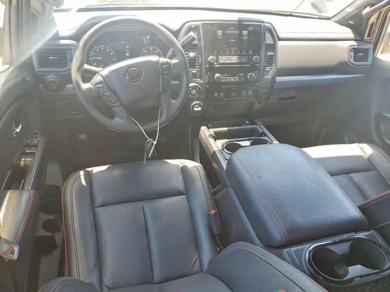 2024 NISSAN TITAN PRO-4X  