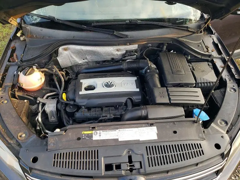 2016 VOLKSWAGEN TIGUAN S  