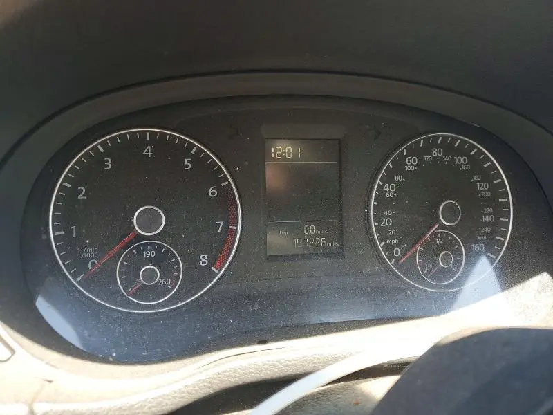 2013 VOLKSWAGEN PASSAT S  