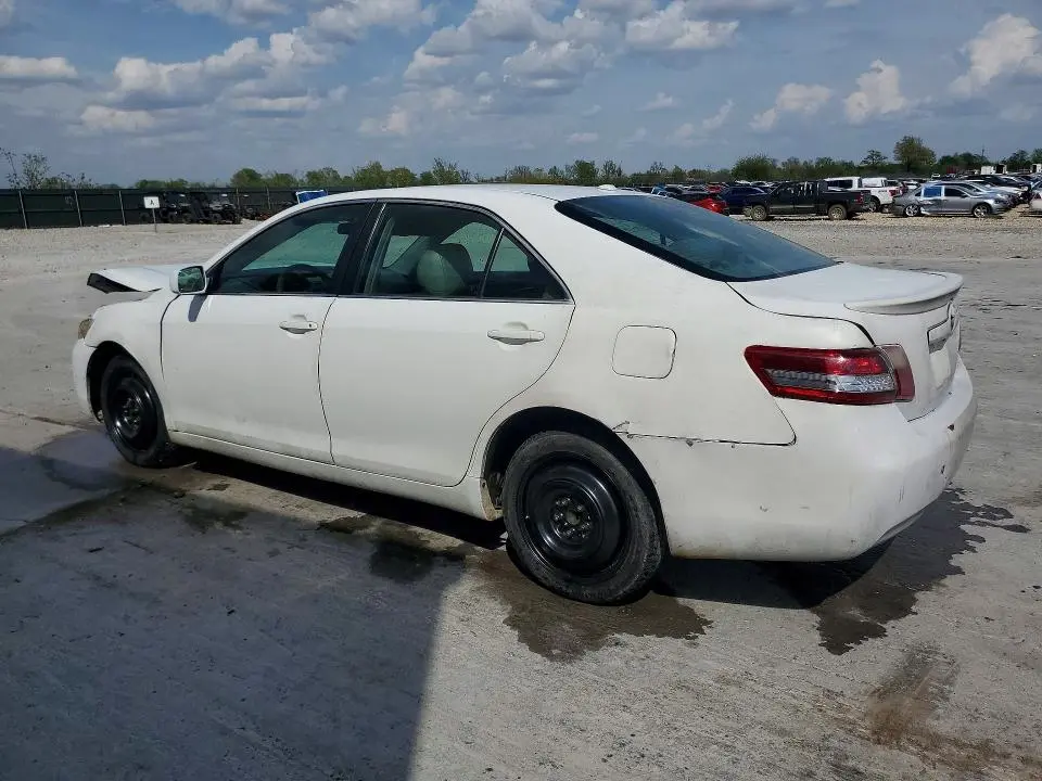2011 TOYOTA CAMRY LE  