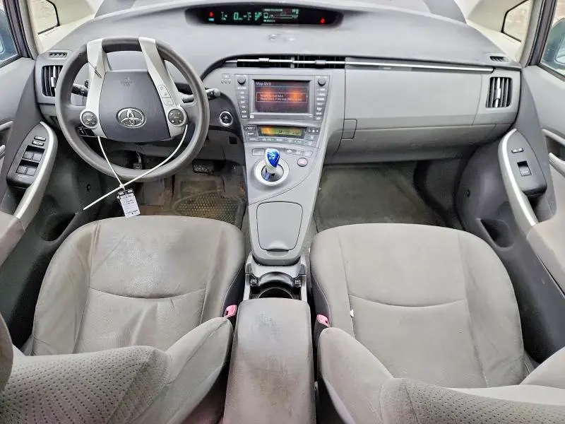 2010 TOYOTA PRIUS III  