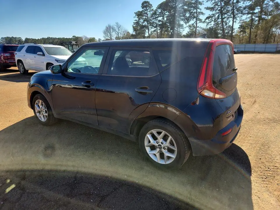 2022 KIA SOUL LX  