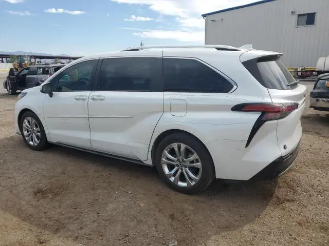 2022 TOYOTA SIENNA LIMITED  
