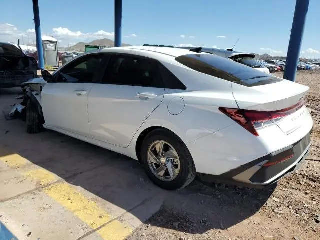 2025 HYUNDAI ELANTRA SE  