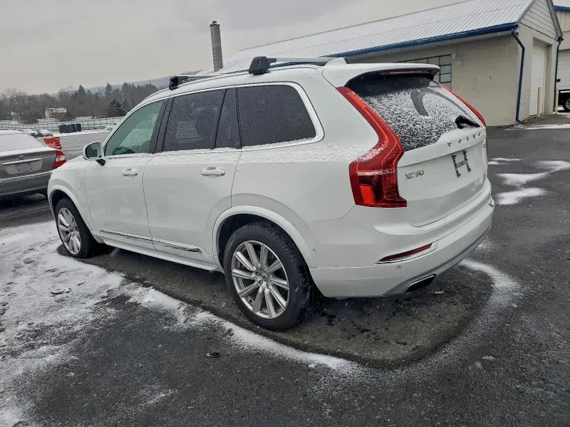 2016 VOLVO XC90 T8  