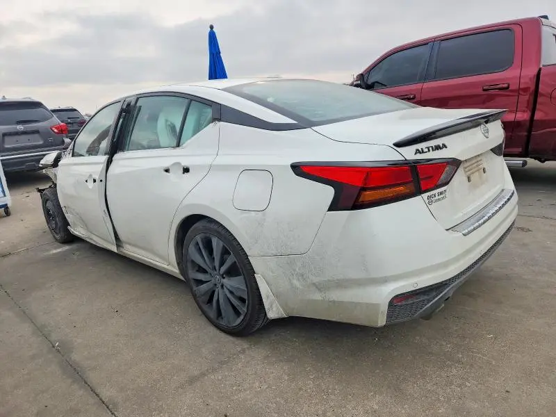 2022 NISSAN ALTIMA SR  