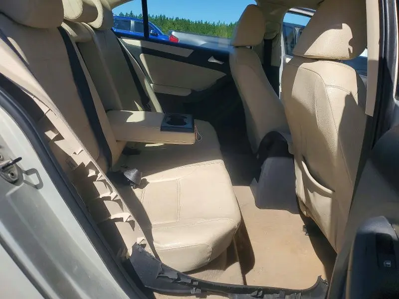 2012 VOLKSWAGEN JETTA SE  