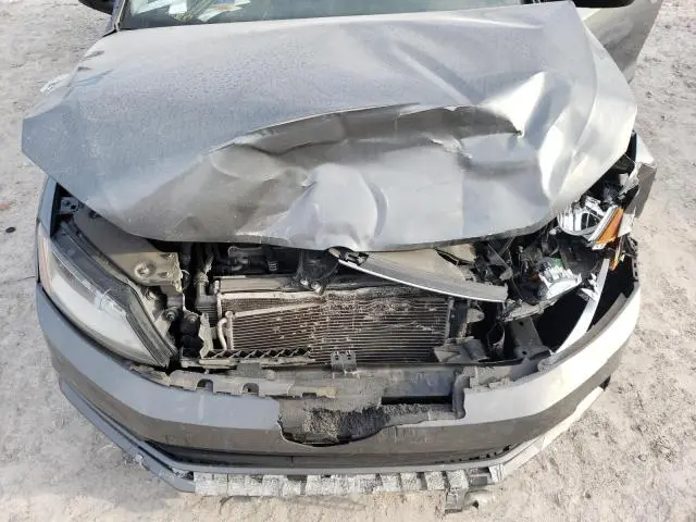 2017 VOLKSWAGEN JETTA SE  