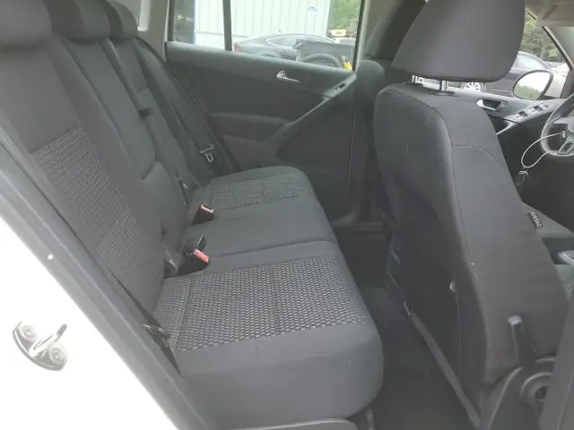 2011 VOLKSWAGEN TIGUAN S  