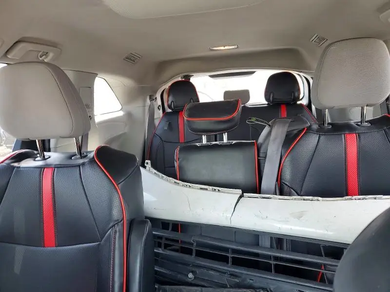 2022 TOYOTA SIENNA LE  