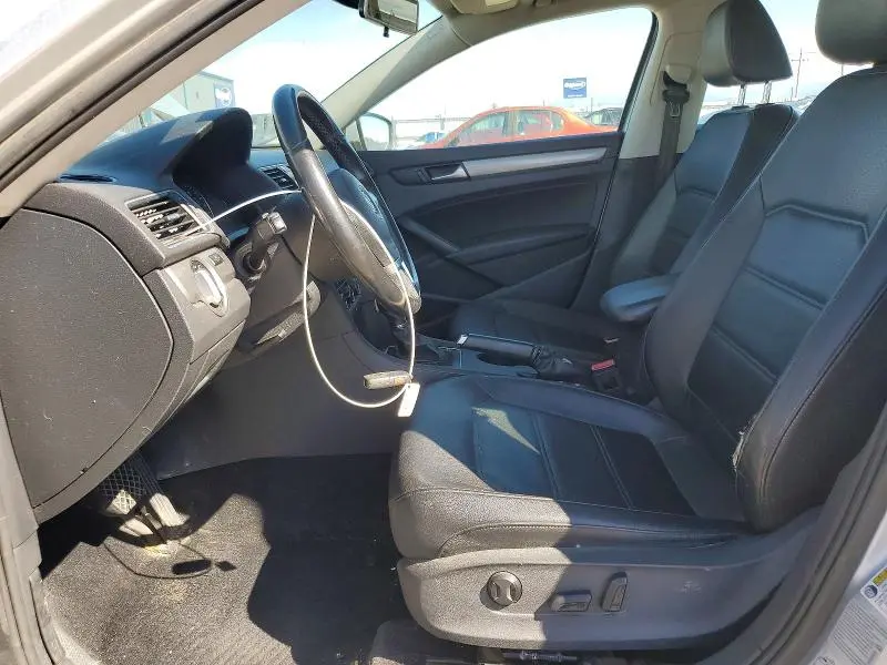 2015 VOLKSWAGEN PASSAT S  