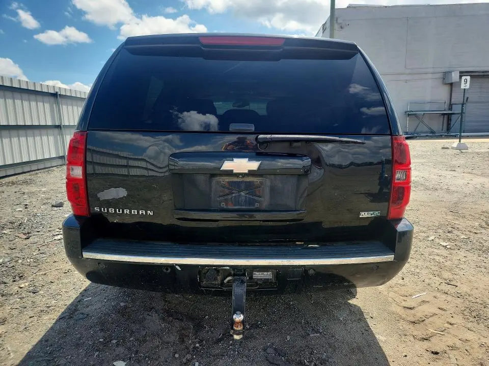 2011 CHEVROLET SUBURBAN K1500 LTZ  