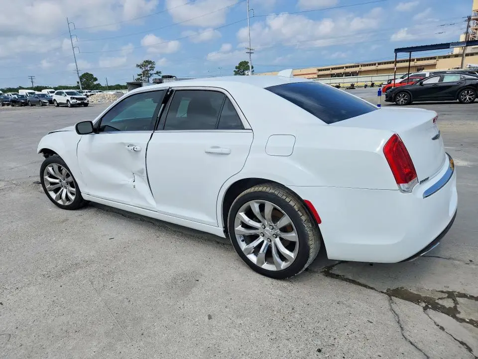 2016 CHRYSLER 300 LIMITED  