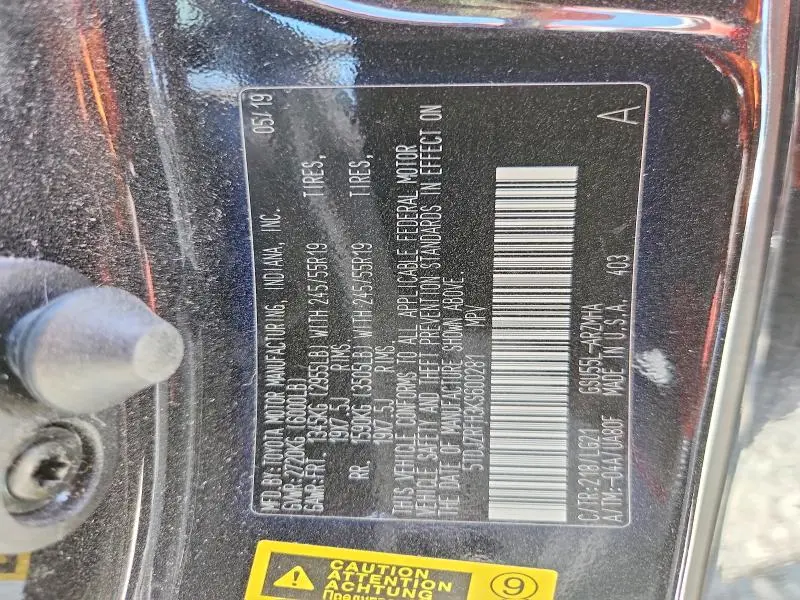 2019 TOYOTA HIGHLANDER SE  