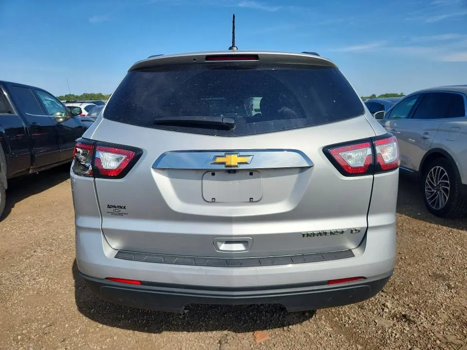 2016 CHEVROLET TRAVERSE LS  