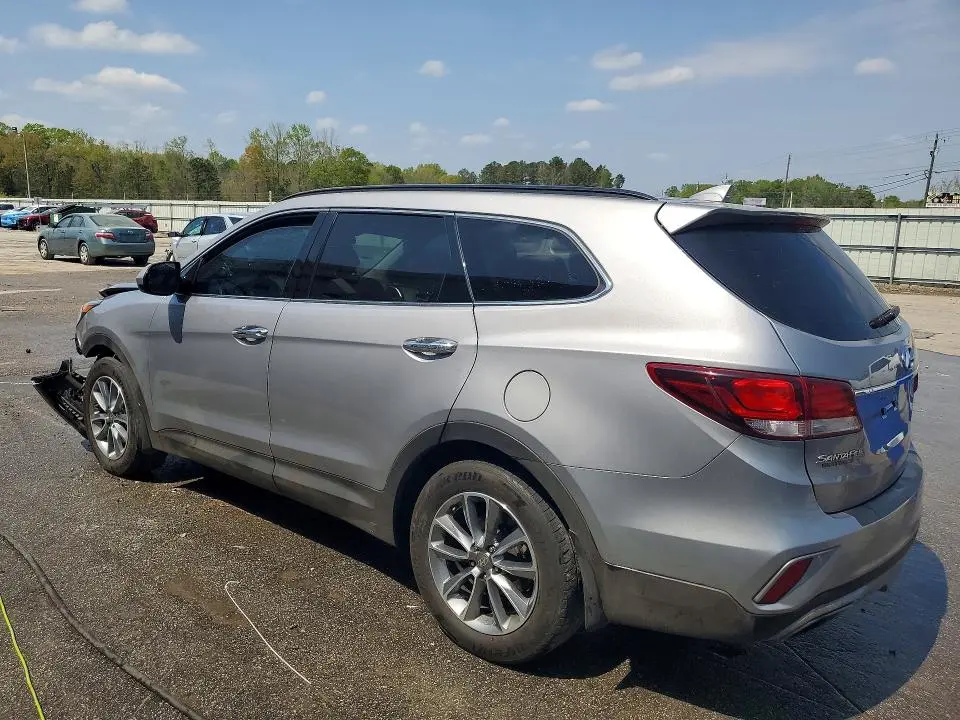 2018 HYUNDAI SANTA FE SE  