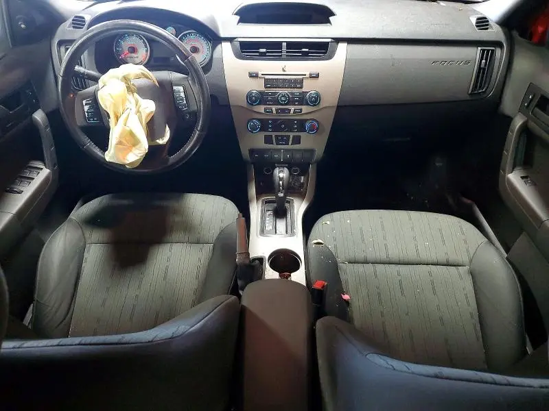2010 FORD FOCUS SE  