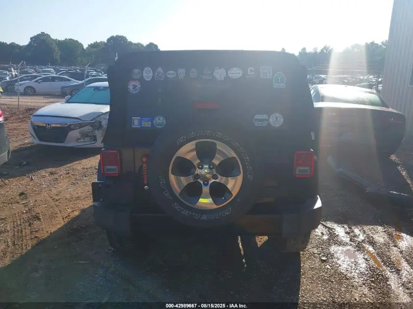 2017 JEEP WRANGLER UNLIMITED SAHARA 4X4