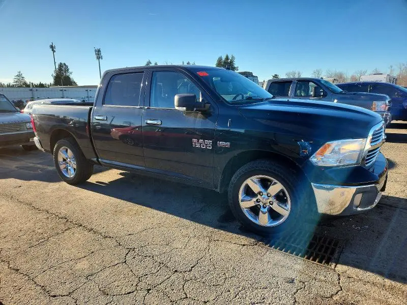 2016 RAM 1500 SLT  