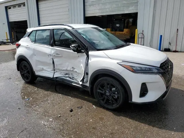 2023 NISSAN KICKS SR  