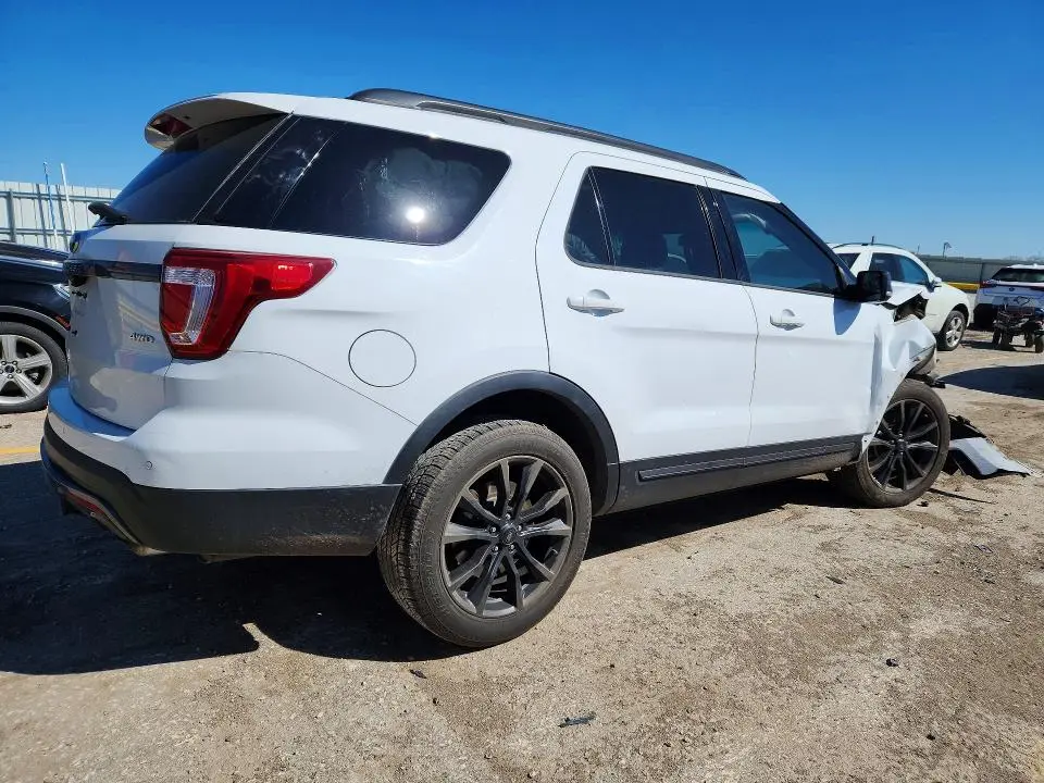 2017 FORD EXPLORER XLT  
