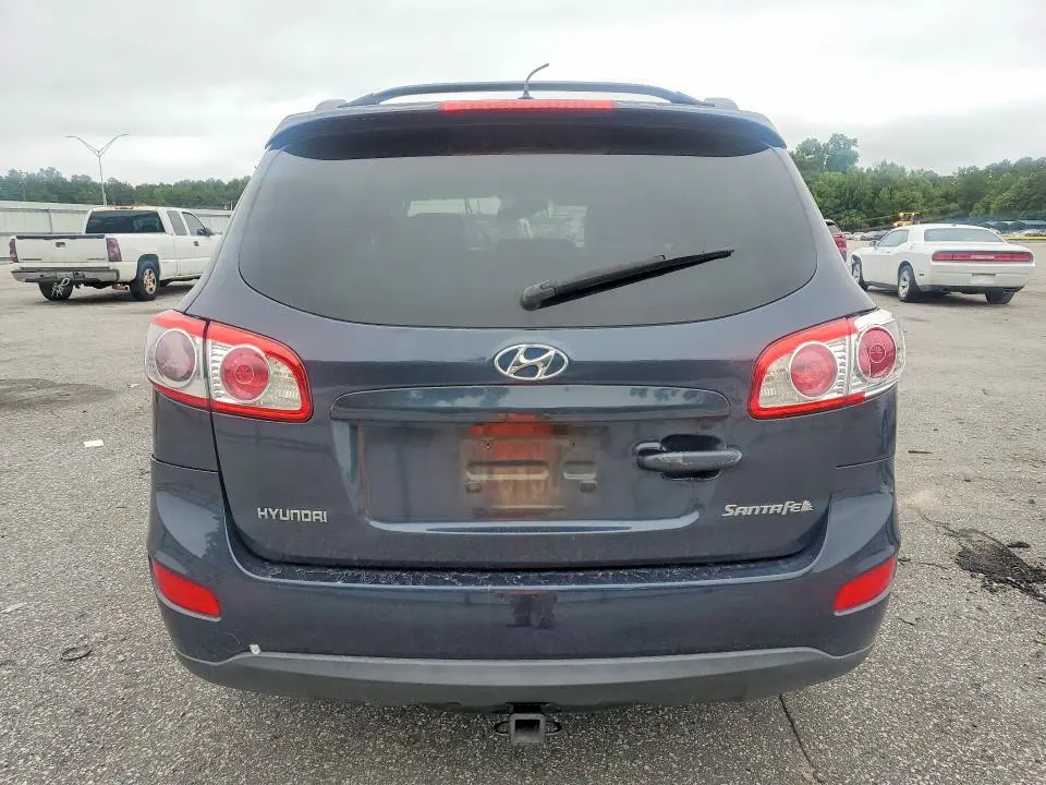 2011 HYUNDAI SANTA FE SE  