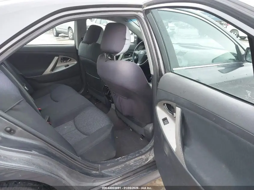 2010 TOYOTA CAMRY SE