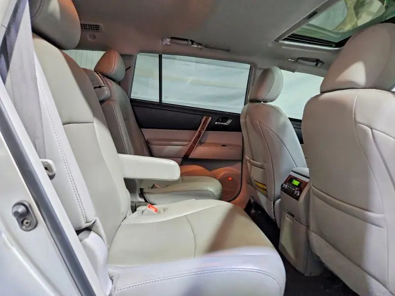 2011 TOYOTA HIGHLANDER LIMITED  