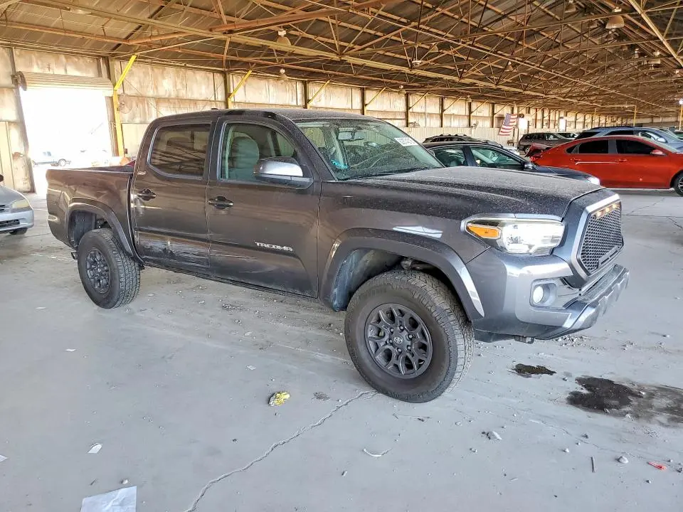 2017 TOYOTA TACOMA SR5 V6  