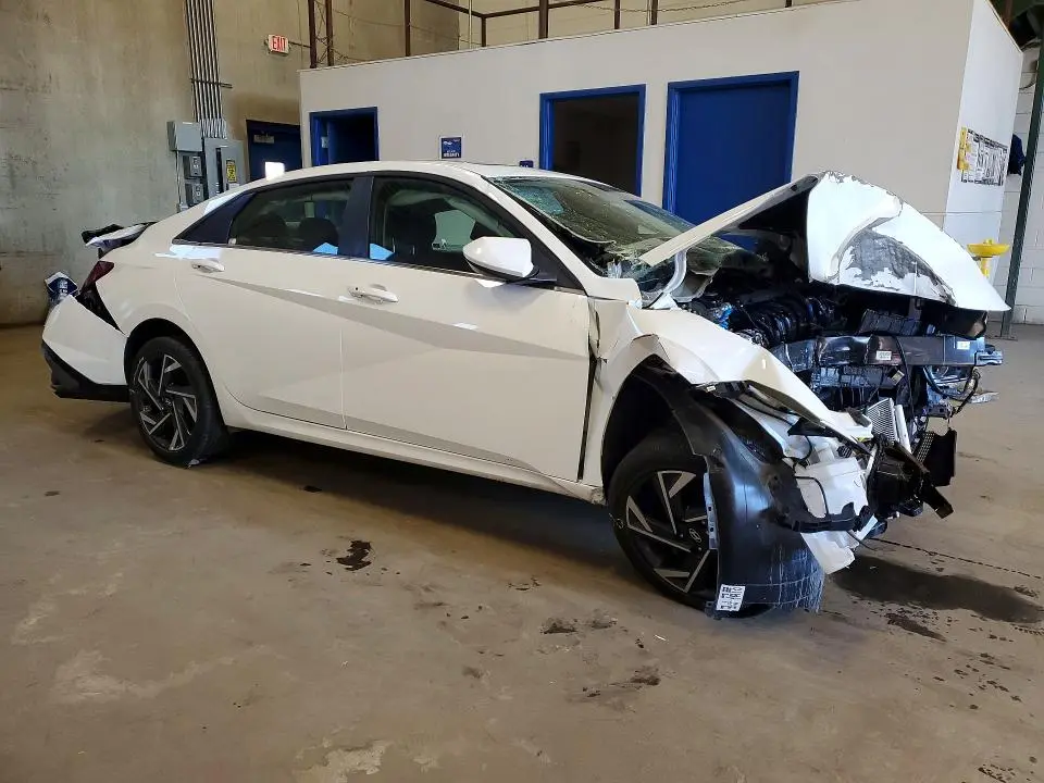 2025 HYUNDAI ELANTRA SEL  