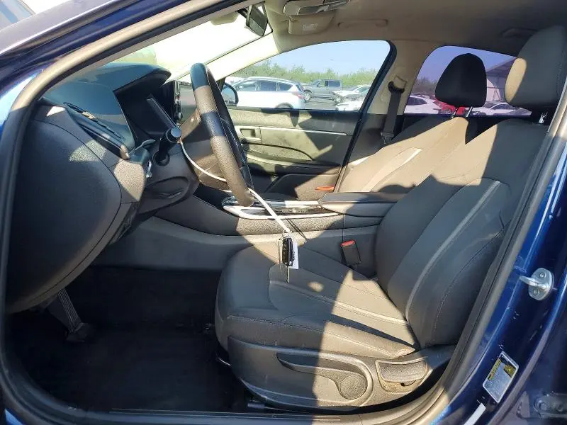 2021 HYUNDAI SONATA SE  