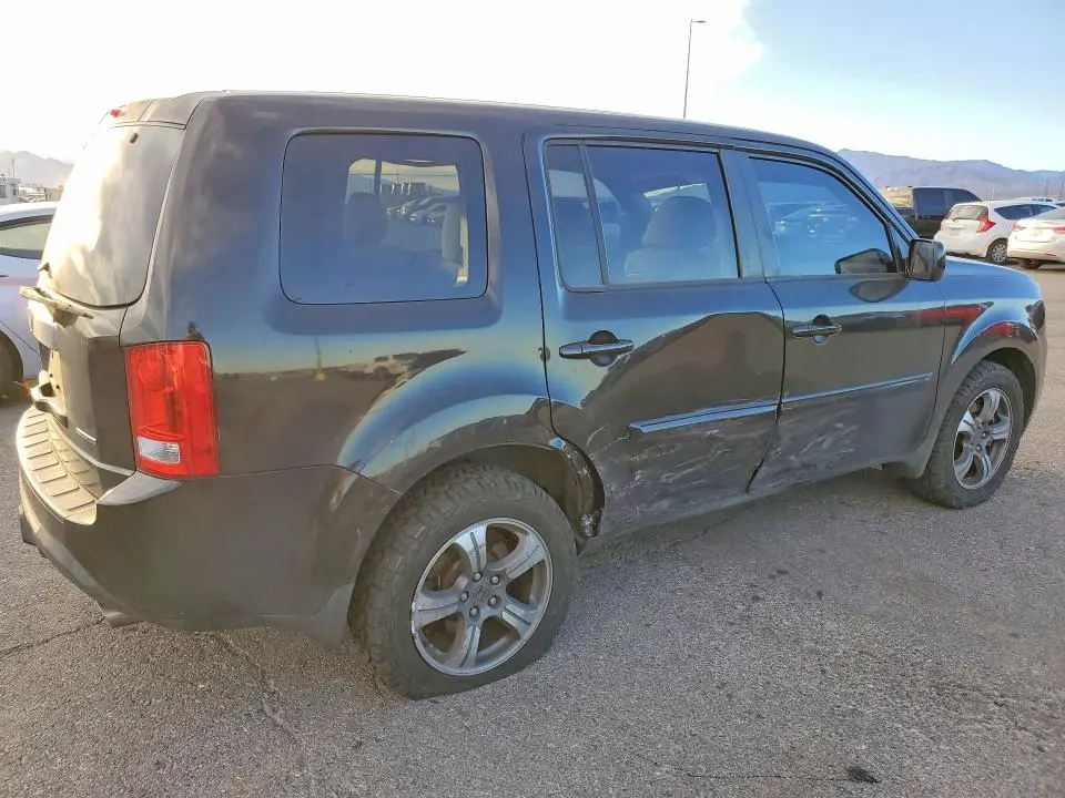 2015 HONDA PILOT SE  