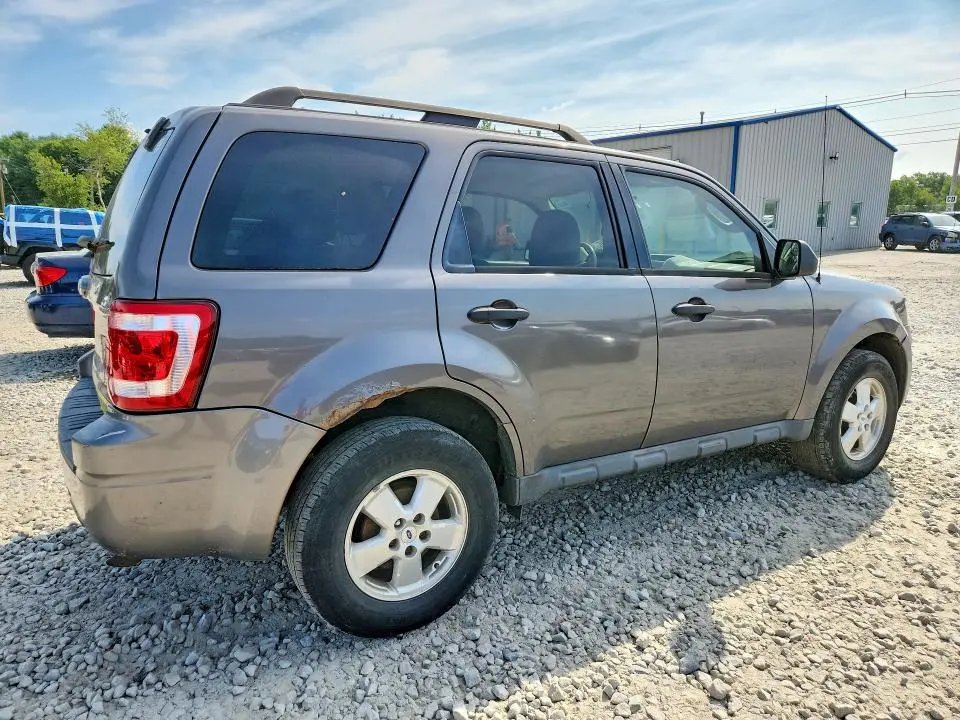 2011 FORD ESCAPE XLT  