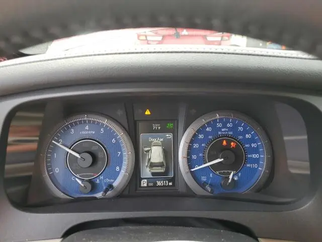 2019 TOYOTA SIENNA XLE  