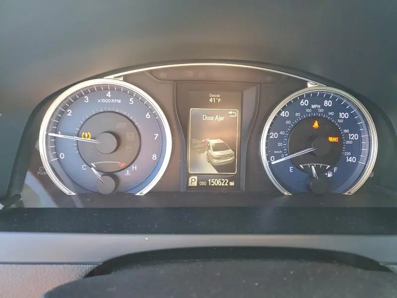 2016 TOYOTA CAMRY LE  