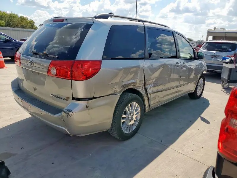 2010 TOYOTA SIENNA XLE  
