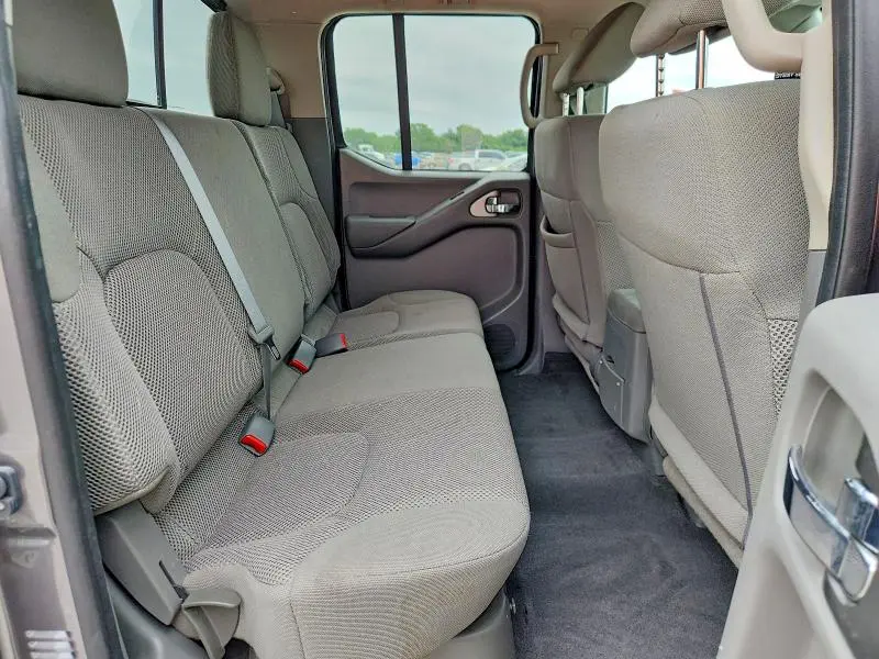 2021 NISSAN FRONTIER SV  