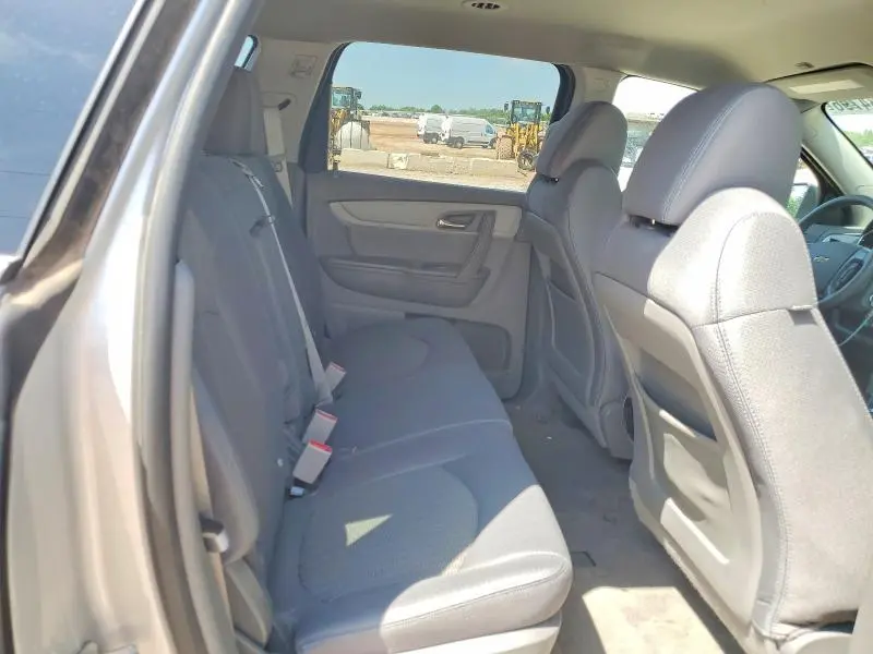 2014 CHEVROLET TRAVERSE LS  