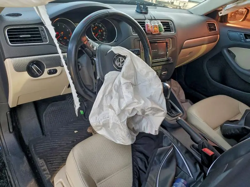 2017 VOLKSWAGEN JETTA SE  