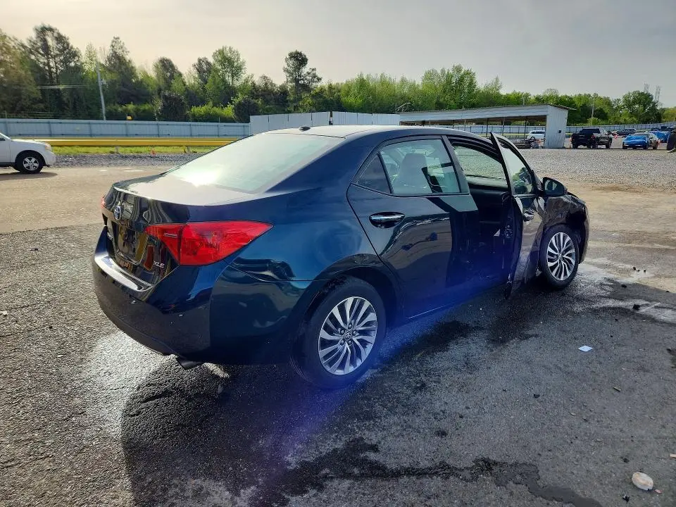 2017 TOYOTA COROLLA XLE  
