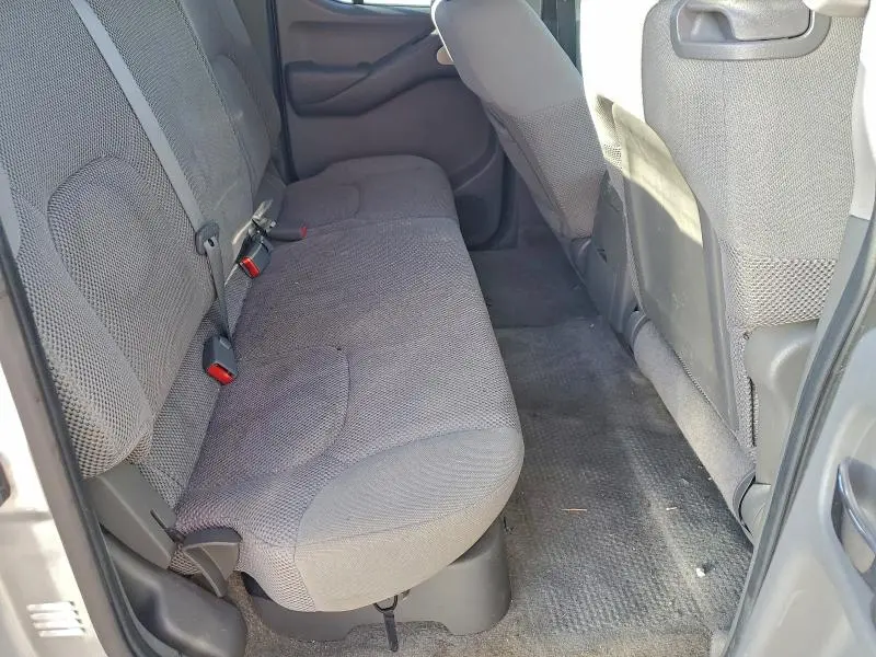 2013 NISSAN FRONTIER S  