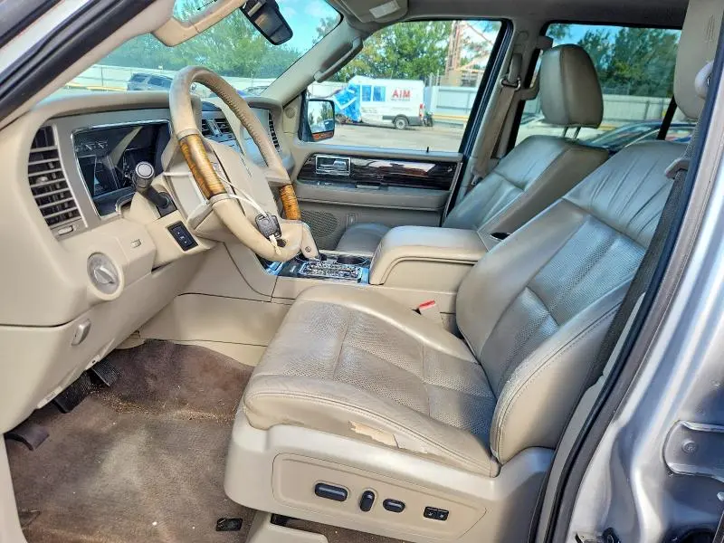 2010 LINCOLN NAVIGATOR   