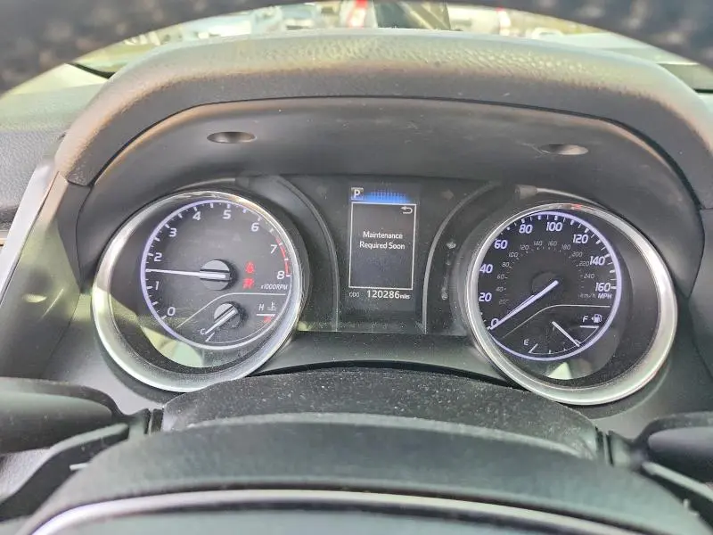 2019 TOYOTA CAMRY SE  