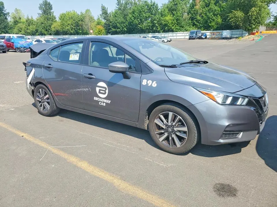 2021 NISSAN VERSA SV  